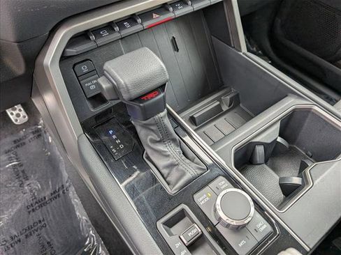 Used 2022 Toyota Tundra Limited image 11