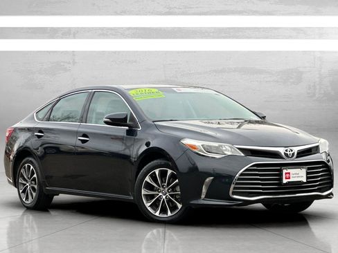 Used 2016 Toyota Avalon XLE image 2