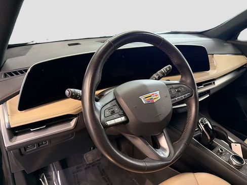 Used 2025 Cadillac XT4 Premium Luxury FWD image 12