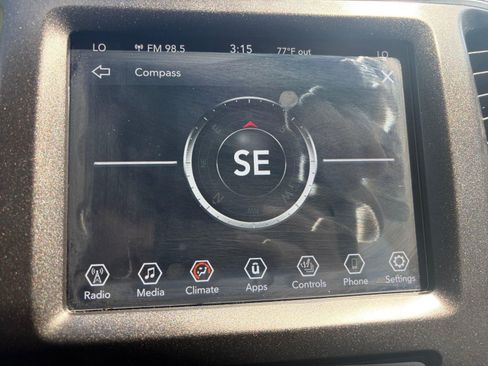 Used 2019 Jeep Cherokee Trailhawk w/ Comfort/Convenience Group AWD/4WD image 16