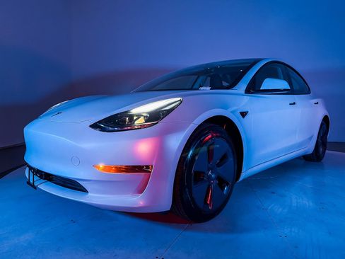 Used 2023 Tesla Model 3 Standard Range RWD image 6