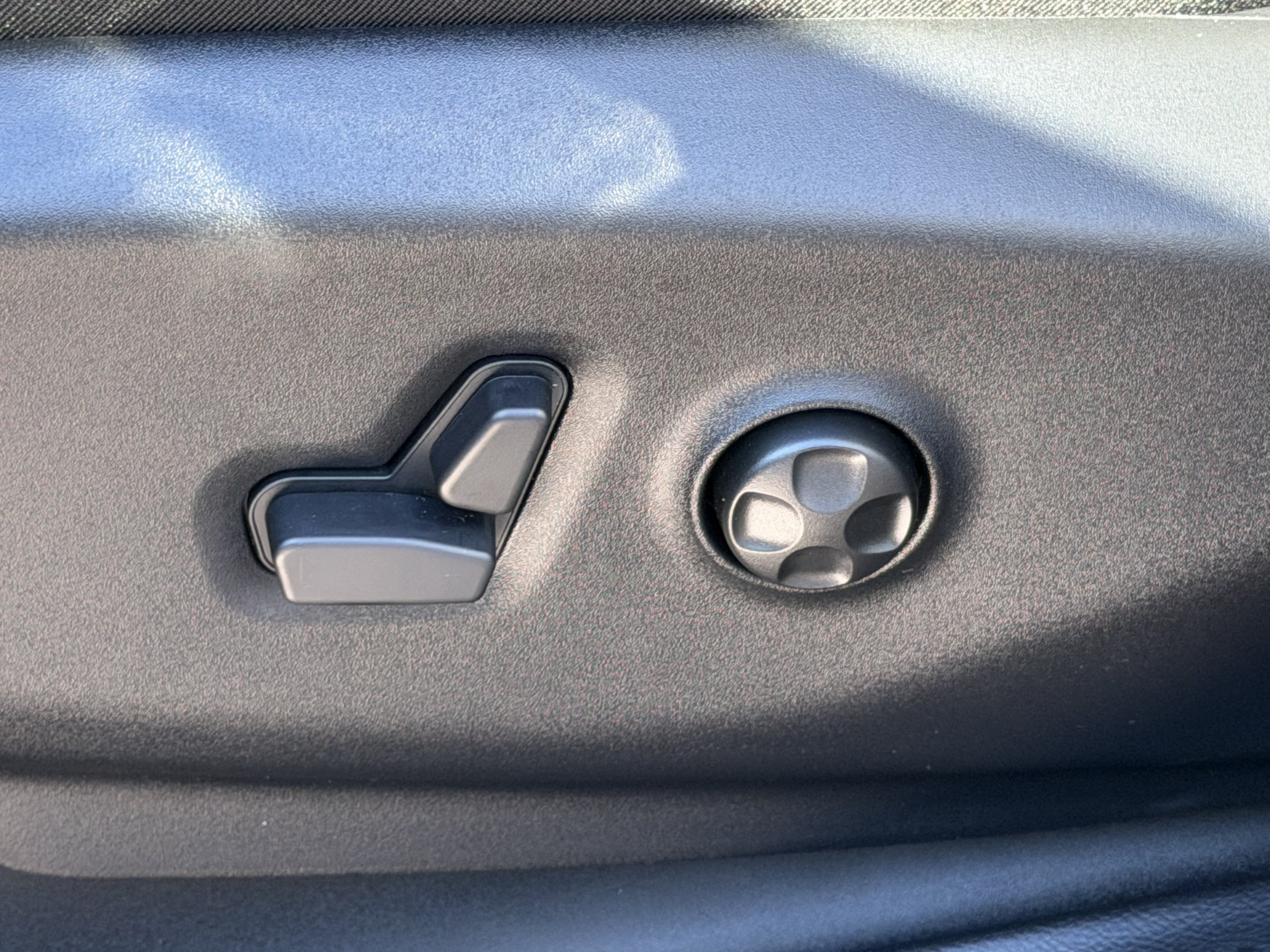 New 2027 Chrysler Pacifica Select FWD image 20