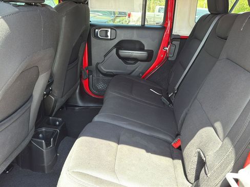 Used 2018 Jeep Wrangler Unlimited Sport S AWD/4WD image 19