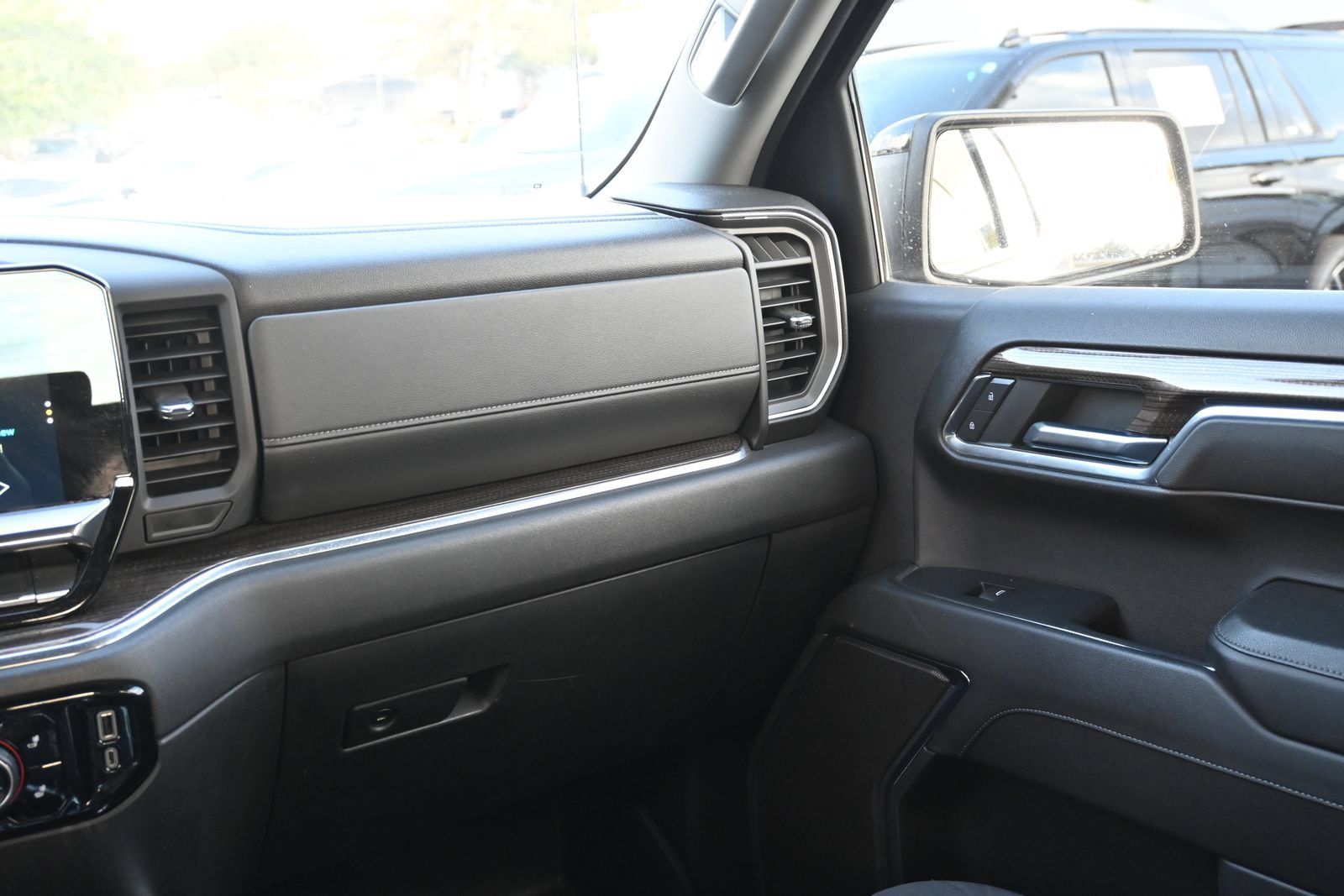 Used 2024 Chevrolet Silverado 1500 RST w/ Protection Package RWD image 8