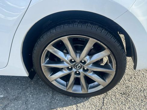 Used 2018 MAZDA MAZDA3 Grand Touring w/ Premium Equipment Package image 10
