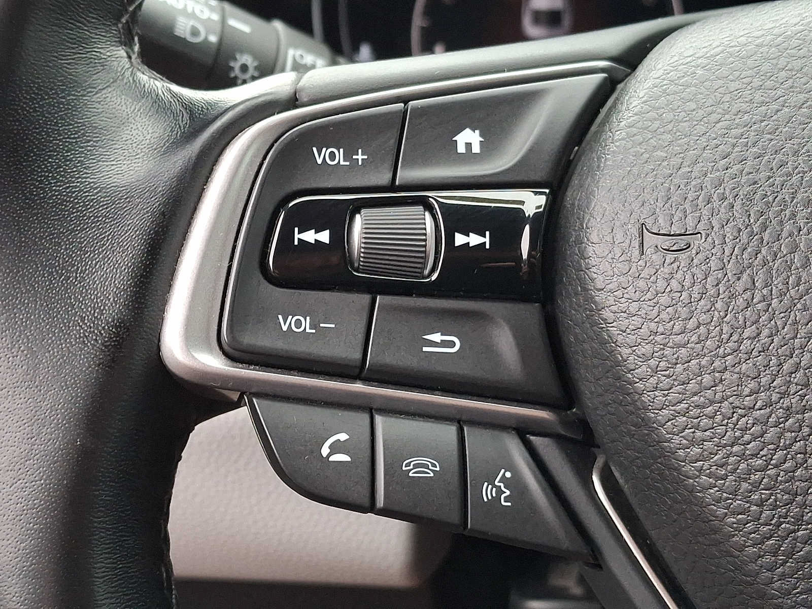 Used 2019 Honda Accord EX-L image 18