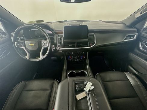Used 2023 Chevrolet Suburban Premier image 10