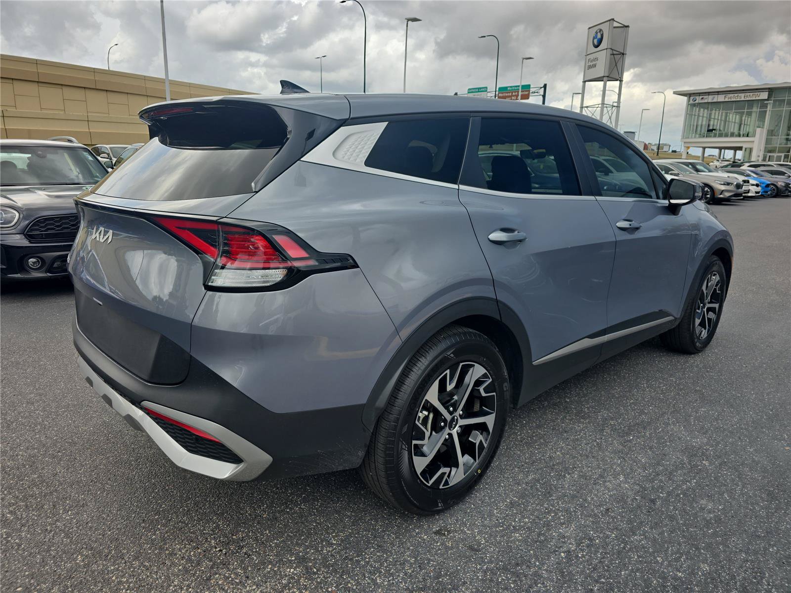 Used 2024 Kia Sportage EX FWD image 3