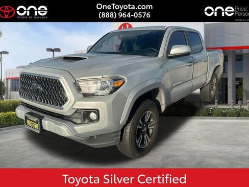 Certified 2018 Toyota Tacoma TRD Sport image 1