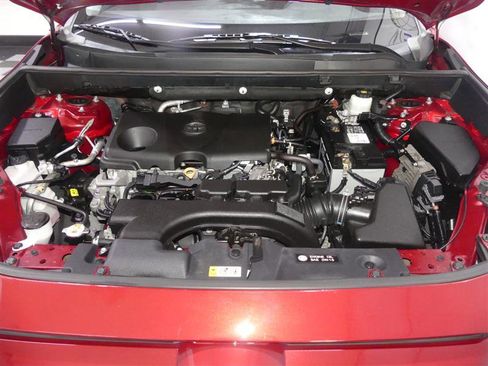 Used 2021 Toyota RAV4 XLE AWD/4WD image 12