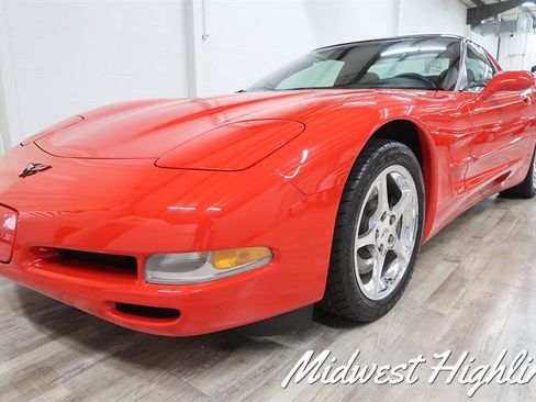 Used 2002 Chevrolet Corvette Coupe w/ Preferred Equipment Group2 RWD image 14