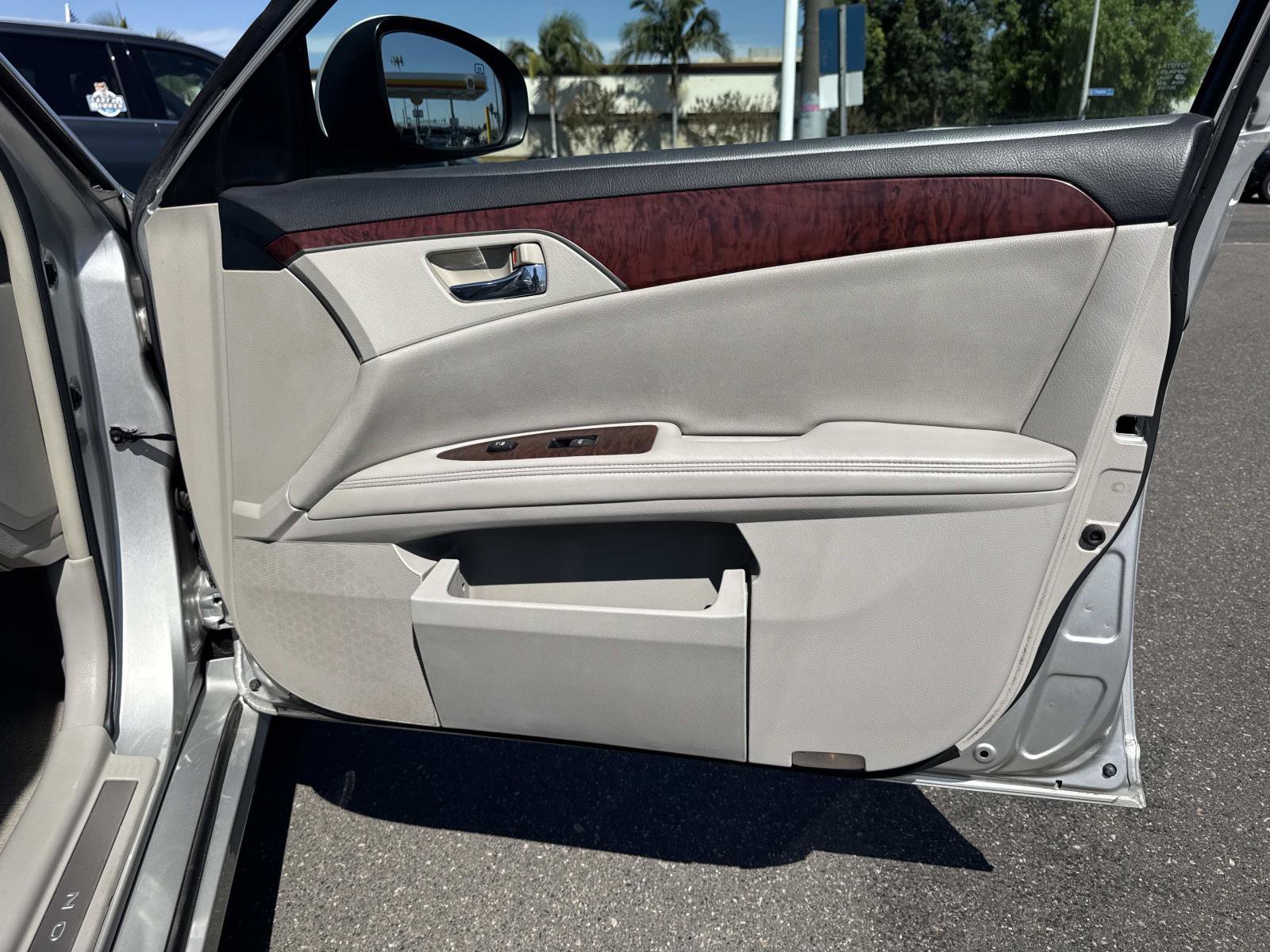 Used 2012 Toyota Avalon FWD image 31
