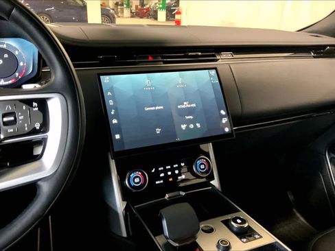 Used 2023 Land Rover Range Rover SE image 7