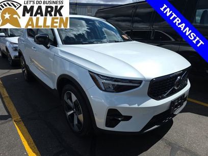 Used 2023 Volvo XC40 B4 Ultimate