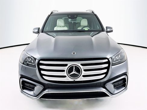 Used 2026 Mercedes-Benz GLS 450 4MATIC image 2
