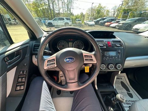 Used 2014 Subaru Forester 2.5i AWD/4WD image 14