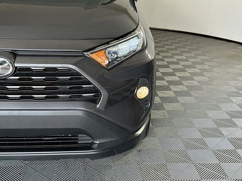 Used 2021 Toyota RAV4 XLE w/ Convenience Package FWD image 9