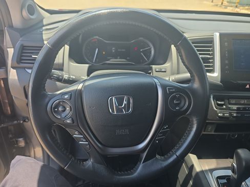 Used 2017 Honda Ridgeline RTL-T image 9