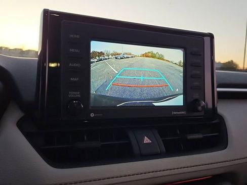 Used 2022 Toyota RAV4 XLE image 23