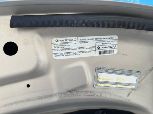 Used 2015 Jeep Grand Cherokee Limited w/ Luxury Group II image 24