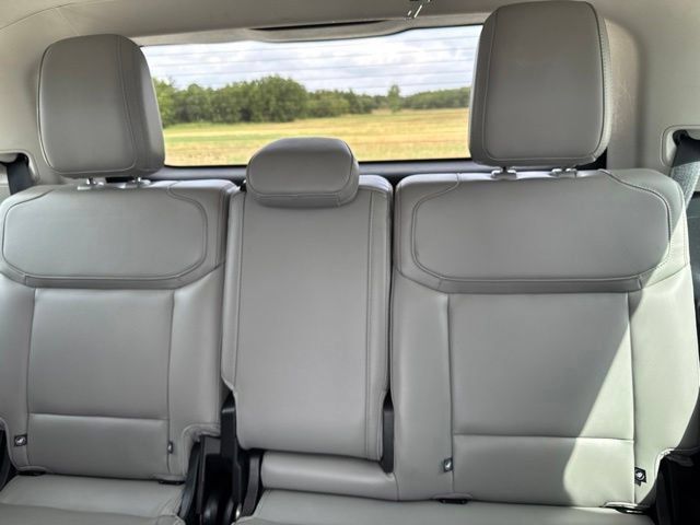 Used 2025 Ford Expedition Active AWD/4WD image 26