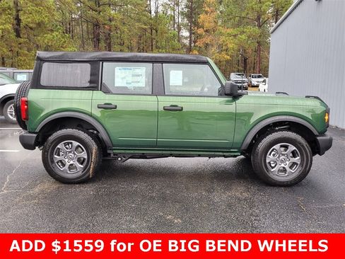 New 2025 Ford Bronco 4-Door image 2