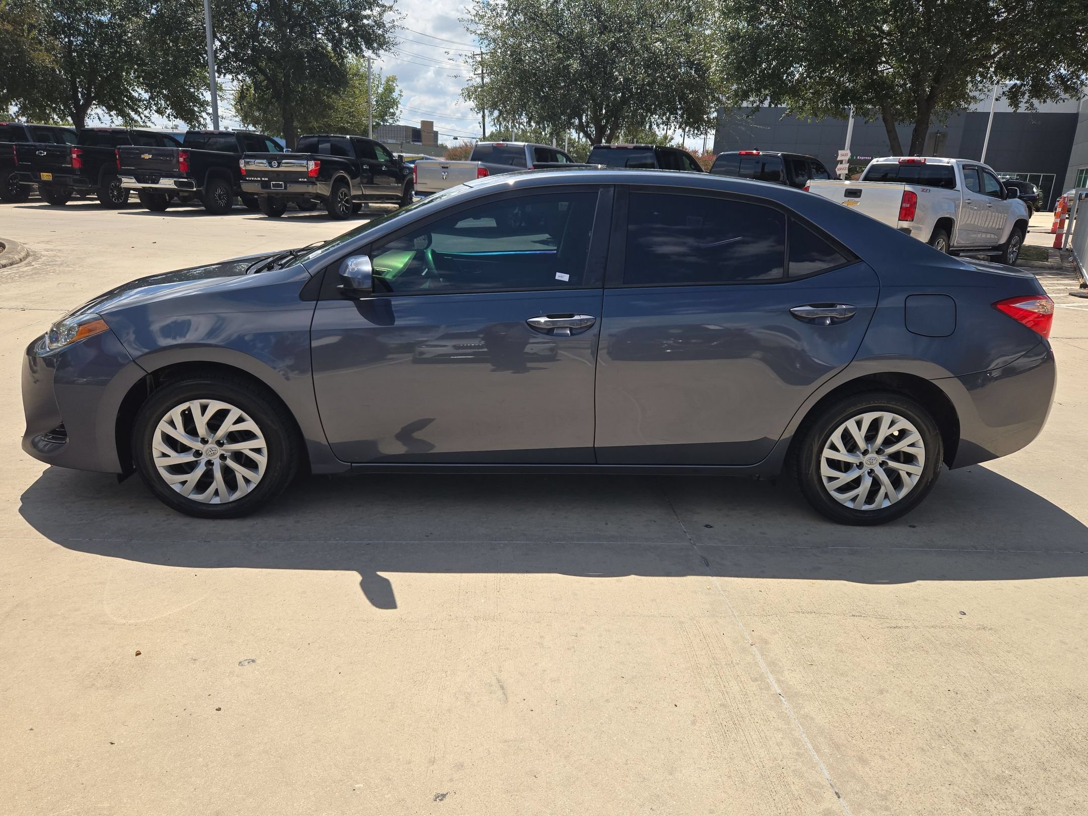 Used 2018 Toyota Corolla LE FWD image 6