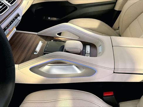New 2026 Mercedes-Benz GLS 450 4MATIC image 10