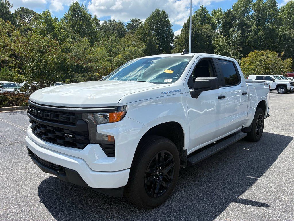 Used 2023 Chevrolet Silverado 1500 Custom AWD/4WD image 2