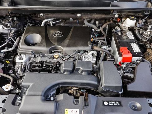 Used 2022 Toyota RAV4 XLE Premium AWD/4WD image 32