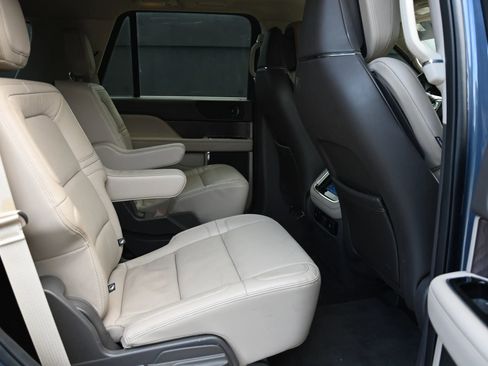 Used 2022 Lincoln Navigator Reserve image 17