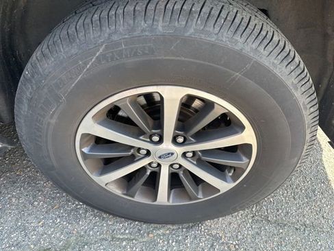 Used 2018 Ford Expedition XLT w/ Equipment Group 202A image 10