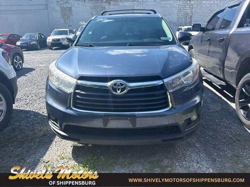 Used 2016 Toyota Highlander XLE AWD/4WD image 2