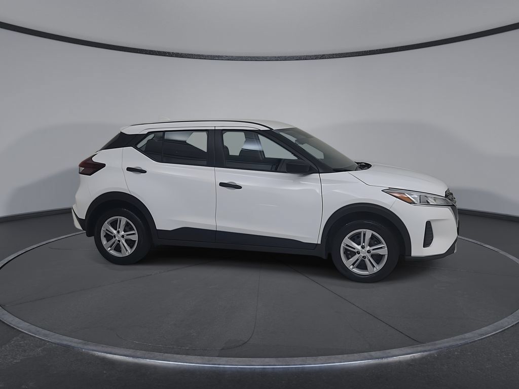 Used 2025 Nissan Kicks Play S FWD image 3