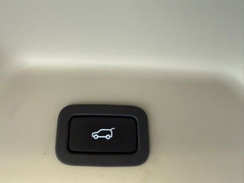 Used 2020 Land Rover Range Rover HSE image 12