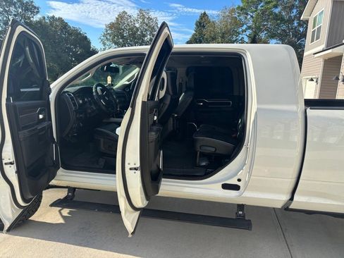 Used 2024 RAM 2500 Laramie AWD/4WD image 15