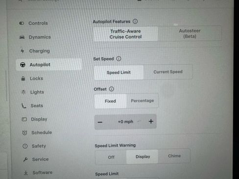 Used 2023 Tesla Model Y 2WD image 27