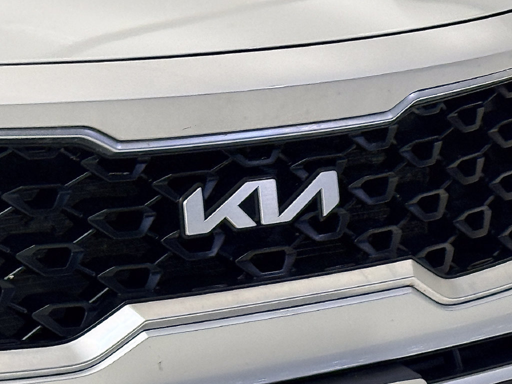 Used 2022 Kia Sorento LX AWD/4WD image 6