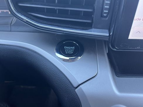 Certified 2022 Ford Explorer XLT w/ Equipment Group 202A image 8