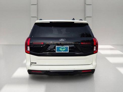 Used 2025 Ford Expedition Tremor AWD/4WD image 4