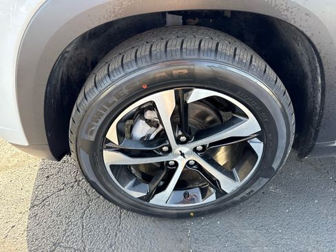 Certified 2024 Chevrolet Trax RS FWD image 9