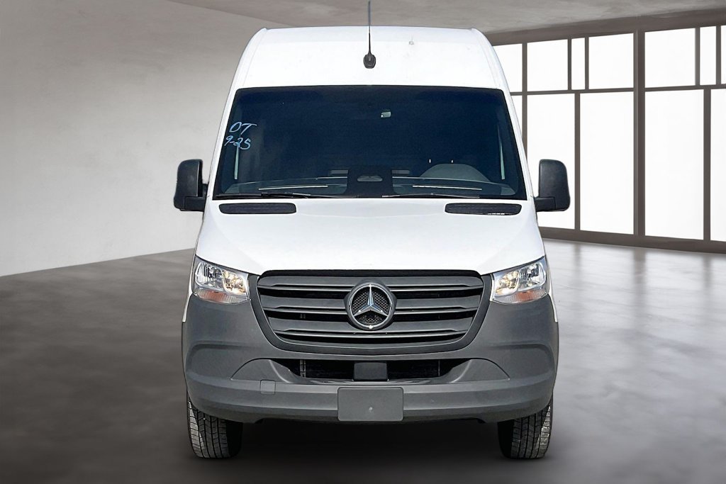 Used 2025 Mercedes-Benz Sprinter 2500 image 2