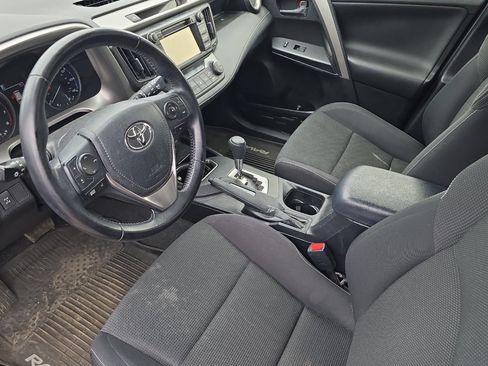 Used 2017 Toyota RAV4 XLE w/ All Weather Liner Package AWD/4WD image 7