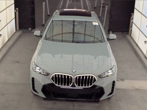 Used 2025 BMW X6 xDrive40i AWD/4WD image 2