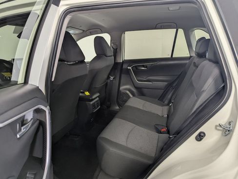 Used 2025 Toyota RAV4 XLE FWD image 27