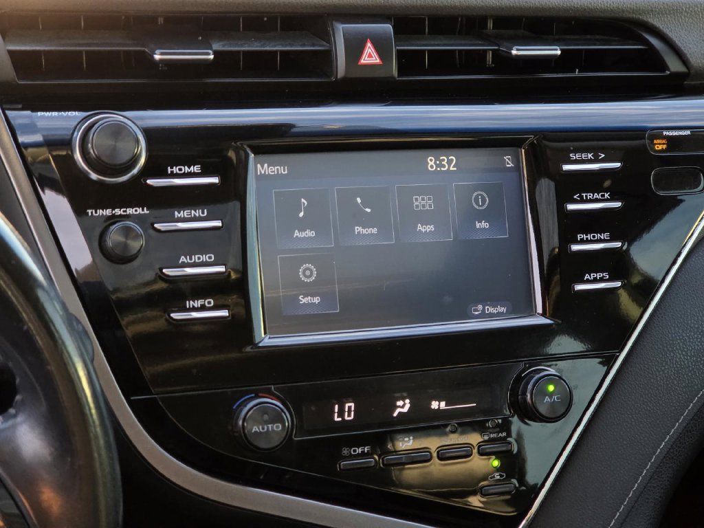 Used 2018 Toyota Camry SE w/ Moonroof Package FWD image 21