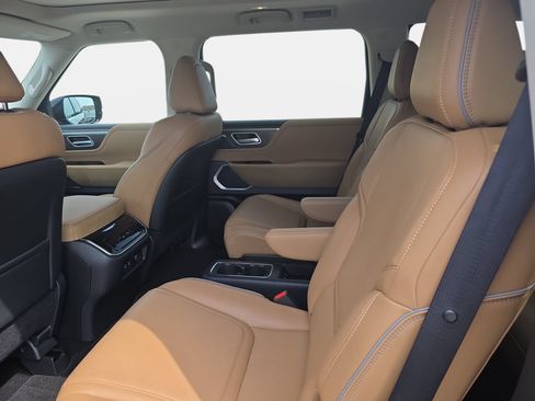 Certified 2026 INFINITI QX80 Luxe w/ Cargo Package AWD/4WD image 14