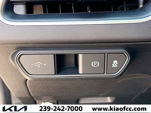 New 2025 Kia K4 LXS image 31