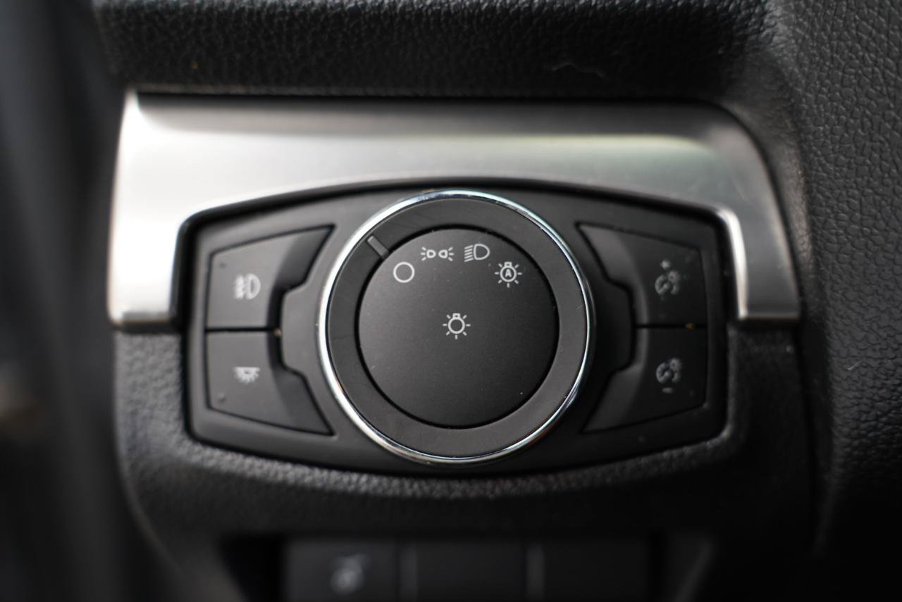 Used 2018 Ford Explorer XLT w/ Equipment Group 202A AWD/4WD image 25