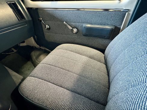 Used 1995 GMC G3500 Rally image 23